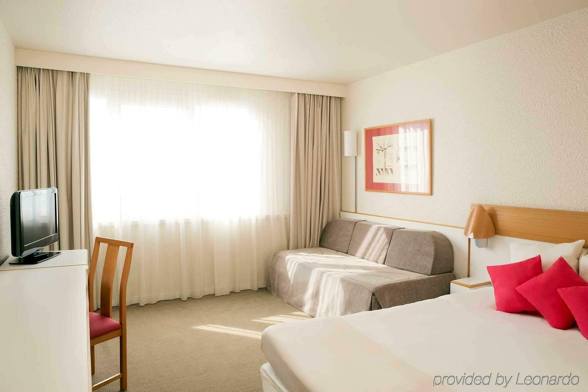 Novotel Limoges Le Lac Exterior foto
